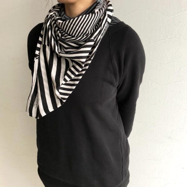 風呂敷をスカーフに活用